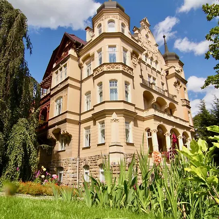 Family, Grand, - Krále Jiřího Appartamento Karlovy Vary